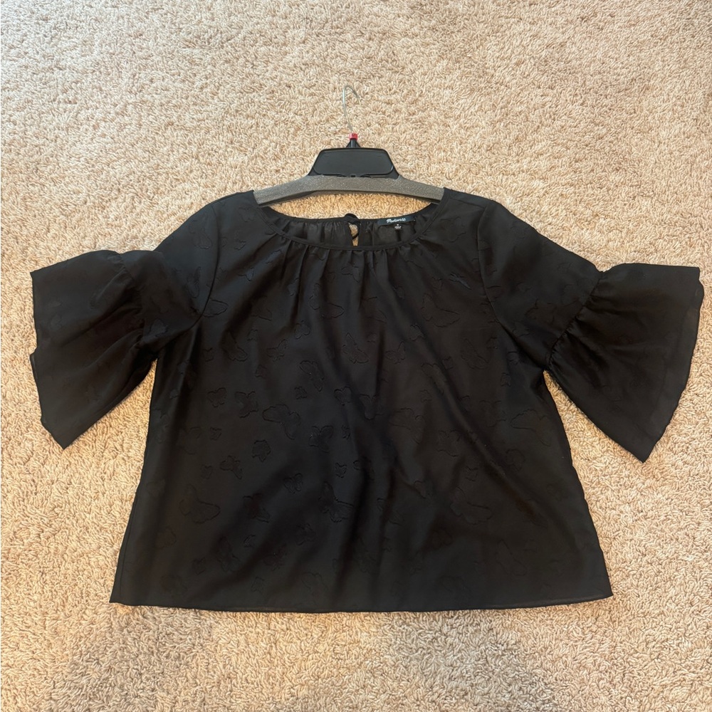 Madewell Black Butterfly Print
Jacquard Ruffle Blouse Size M - Picture 2 of 12